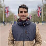 Insegnante per aiuto compiti, fino alle scuole medie (italiano, matematica, tutte le materie) laureato, automunito